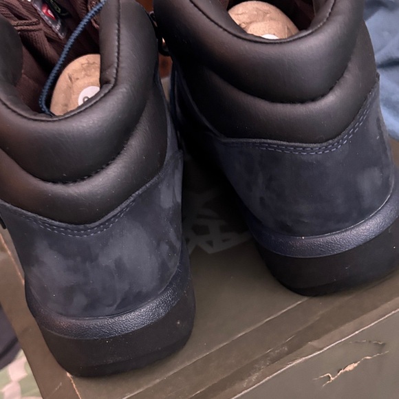 NIB Timberland Fields Navy and Chocolate Boots - Picture 4 of 7
